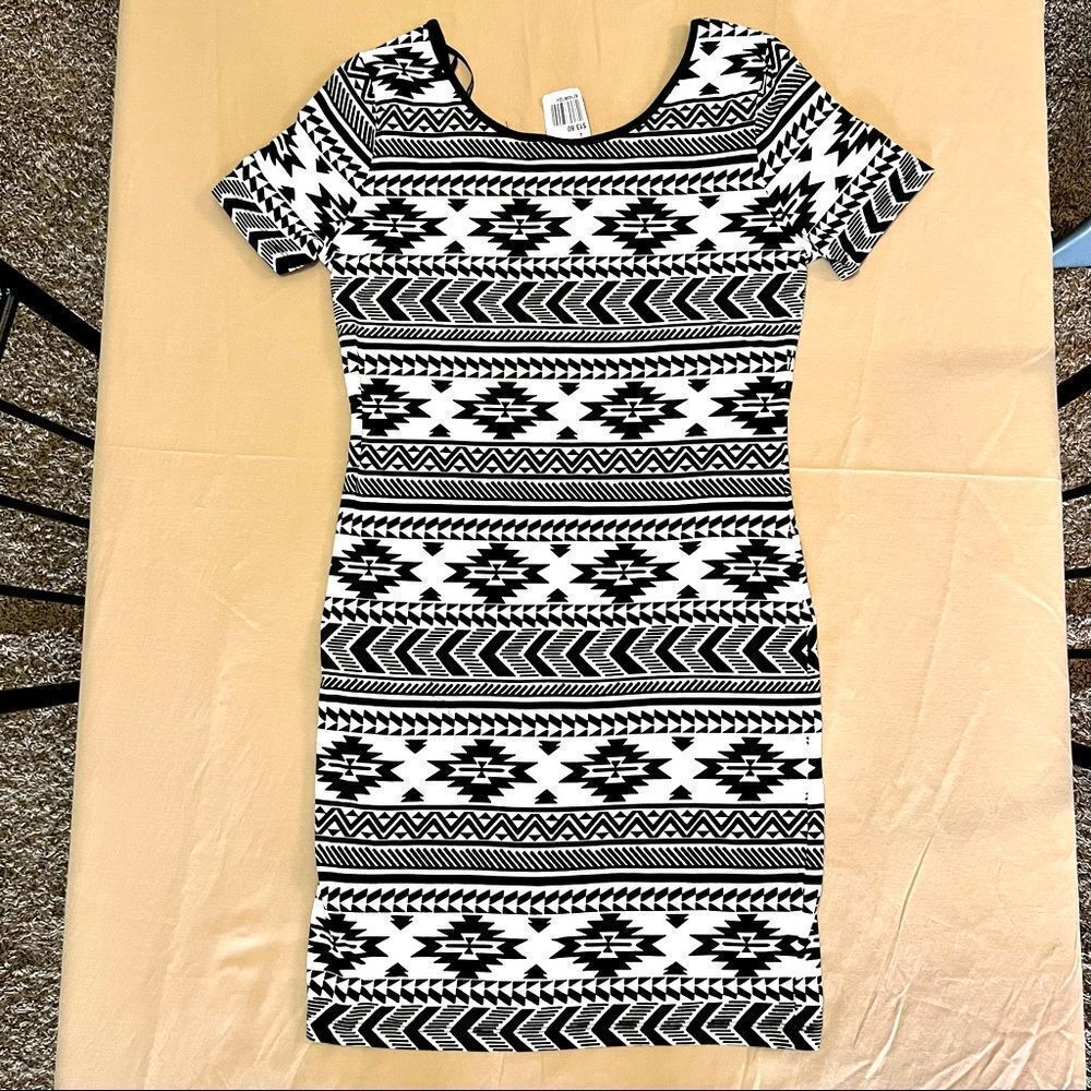 Forever 21 stretchy dress. In a size large